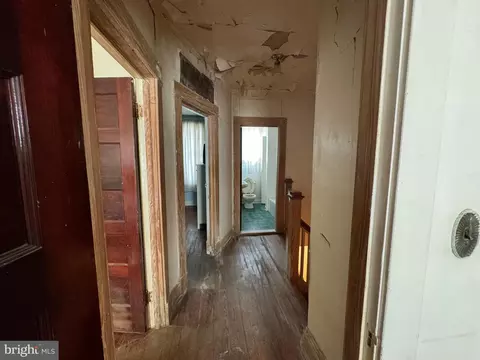 Entry Way - 4206 Ivanhoe Ave, Baltimore, MD 21212 photo 13 of 19