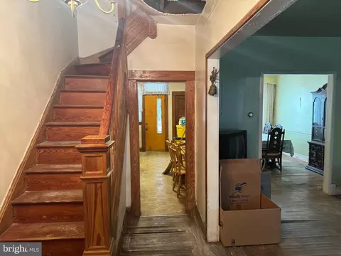 Entry Way - 4206 Ivanhoe Ave, Baltimore, MD 21212 photo 9 of 19