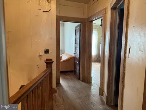 Entry Way - 4206 Ivanhoe Ave, Baltimore, MD 21212 photo 11 of 19
