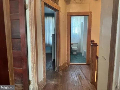 Entry Way - 4206 Ivanhoe Ave, Baltimore, MD 21212 photo 14 of 19