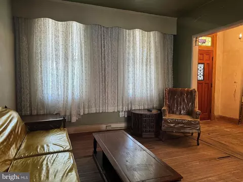 Living - 4206 Ivanhoe Ave, Baltimore, MD 21212 photo 1 of 2