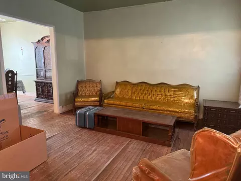 Living - 4206 Ivanhoe Ave, Baltimore, MD 21212 photo 2 of 2