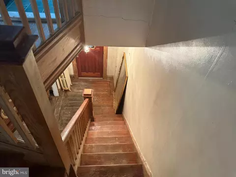 Entry Way - 4206 Ivanhoe Ave, Baltimore, MD 21212 photo 12 of 19