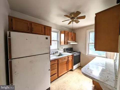 Entry Way - 5709 Rockspring Rd, Baltimore, MD 21209 photo 2 of 2