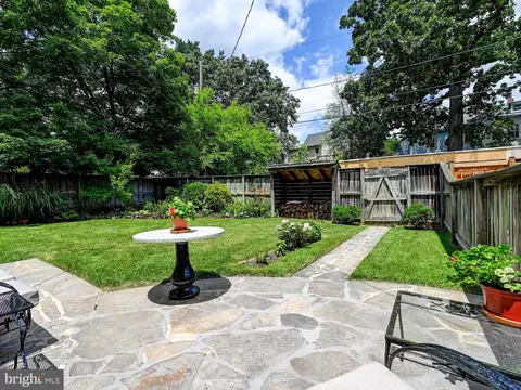 Exterior - 426 Kenneth Sq, Baltimore, MD 21212 photo 5 of 11