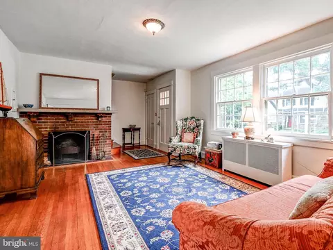 Living - 426 Kenneth Sq, Baltimore, MD 21212 photo 3 of 3