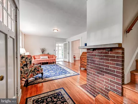 Entry Way - 426 Kenneth Sq, Baltimore, MD 21212 photo 1 of 2