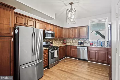 604 S Clinton St, Baltimore, MD 21224 photo 3