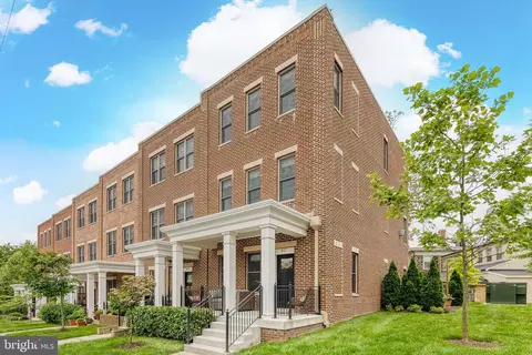811 W 32nd St, Baltimore, MD 21211