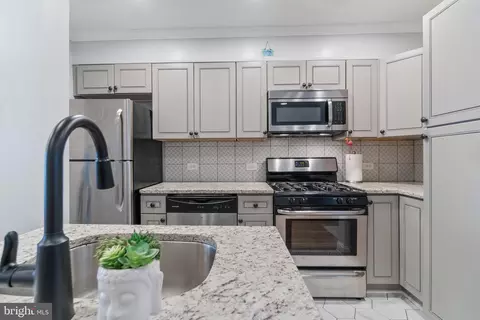 Kitchen - 1413 Weldon Pl N, Baltimore, MD 21211 photo 3 of 5