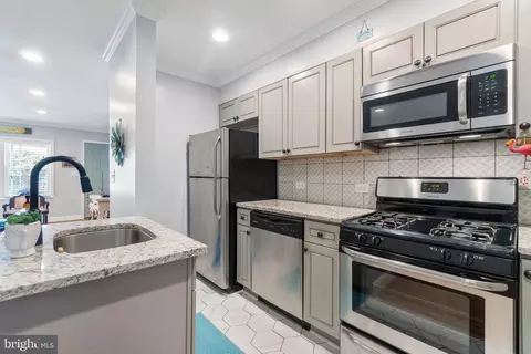 Kitchen - 1413 Weldon Pl N, Baltimore, MD 21211 photo 4 of 5