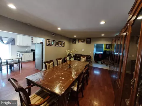 Entry Way - 3603 Clarinth Rd, Baltimore, MD 21215 photo 4 of 6