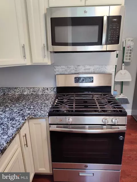 Kitchen - 3603 Clarinth Rd, Baltimore, MD 21215 photo 4 of 5
