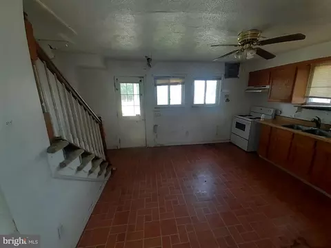 Entry Way - 3544 12 4th St, Baltimore Highlands, MD 21225 photo 1 of 6