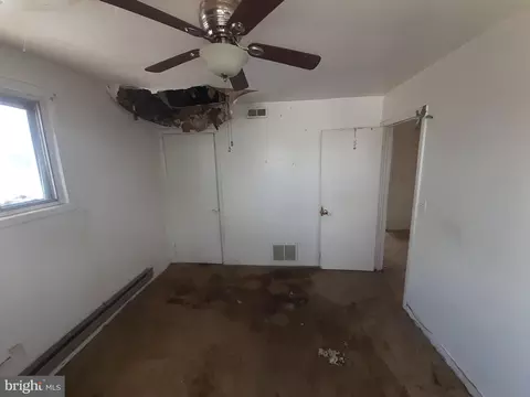 Bedroom - 3544 12 4th St, Baltimore Highlands, MD 21225 photo 2 of 2
