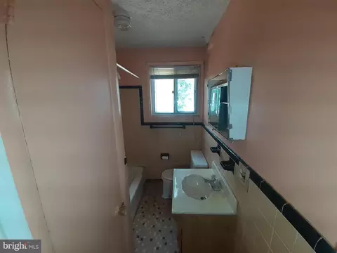 Bath - 3544 12 4th St, Baltimore Highlands, MD 21225 photo 1 of 2