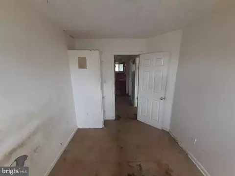 Entry Way - 3544 12 4th St, Baltimore Highlands, MD 21225 photo 4 of 6