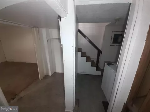 Entry Way - 3544 12 4th St, Baltimore Highlands, MD 21225 photo 6 of 6