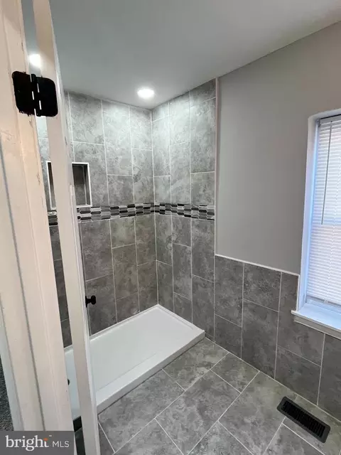 Bath - 1507 E Lafayette Ave, Baltimore, MD 21213 photo 4 of 4
