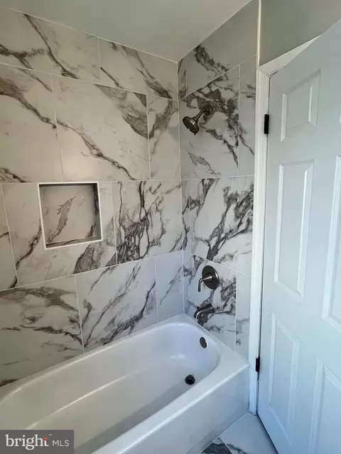 Bath - 1507 E Lafayette Ave, Baltimore, MD 21213 photo 2 of 4