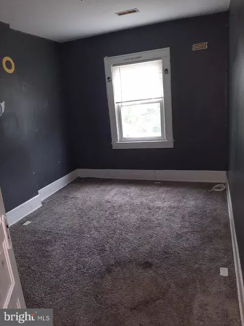 421 Rosecroft Ter, Baltimore, MD 21229 photo 3