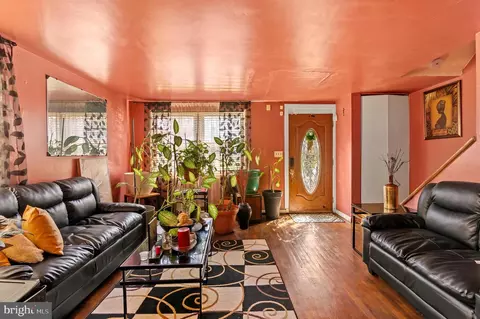 Entry Way - 5230 Darien Rd, Baltimore, MD 21206 photo 1 of 3