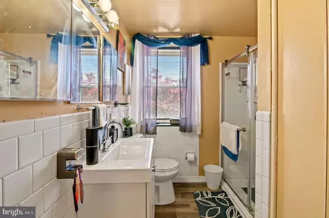 Bath - 5230 Darien Rd, Baltimore, MD 21206 photo 1 of 1
