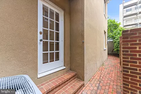 Exterior - 13 E Henrietta St, Baltimore, MD 21230 photo 8 of 11