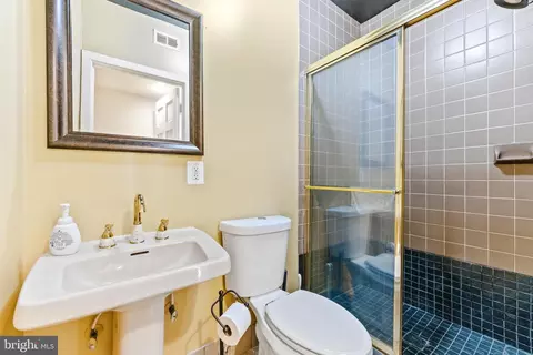 Bath - 13 E Henrietta St, Baltimore, MD 21230 photo 1 of 6