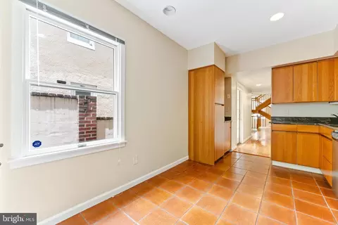 Entry Way - 13 E Henrietta St, Baltimore, MD 21230 photo 3 of 14