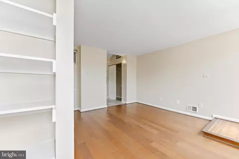 Living - 13 E Henrietta St, Baltimore, MD 21230 photo 8 of 9