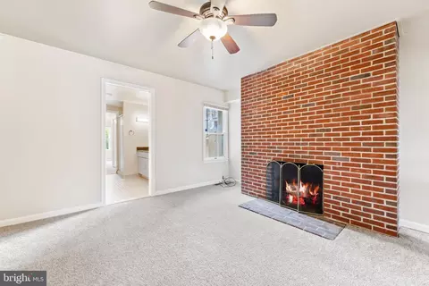 Living - 13 E Henrietta St, Baltimore, MD 21230 photo 5 of 9