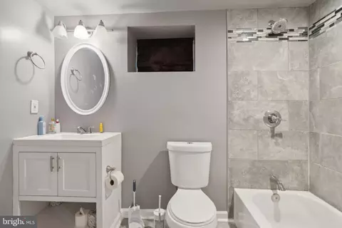 Bath - 3909 Ridgecroft Rd, Baltimore, MD 21206 photo 2 of 2