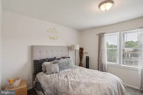Bedroom - 3909 Ridgecroft Rd, Baltimore, MD 21206 photo 3 of 4