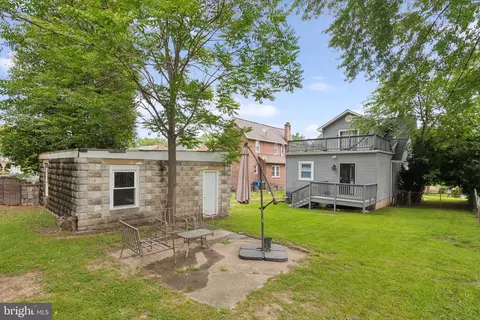 Exterior - 3909 Ridgecroft Rd, Baltimore, MD 21206 photo 4 of 5