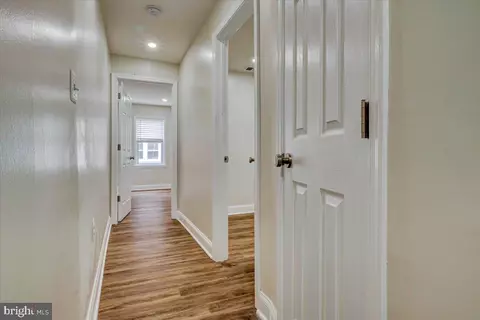 Entry Way - 253 S Durham St, Baltimore, MD 21231 photo 4 of 4