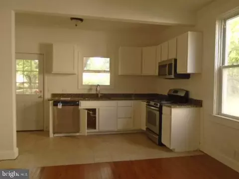 Entry Way - 4304 Forest View Ave, Baltimore, MD 21206 photo 1 of 5