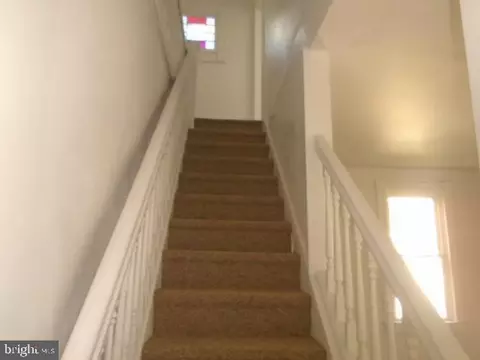 Entry Way - 4304 Forest View Ave, Baltimore, MD 21206 photo 4 of 5