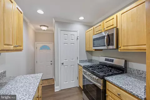 Entry Way - 2816 Dillon, Baltimore, MD 21224 photo 4 of 6
