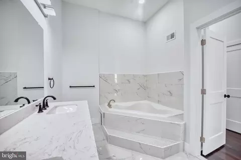Bath - 1222 James St, Baltimore, MD 21223 photo 3 of 3