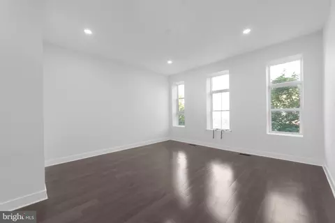 Living - 1222 James St, Baltimore, MD 21223 photo 4 of 5