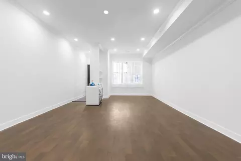 Living - 1222 James St, Baltimore, MD 21223 photo 2 of 5