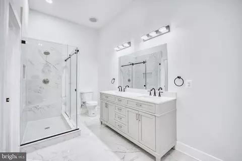 Bath - 1222 James St, Baltimore, MD 21223 photo 2 of 3
