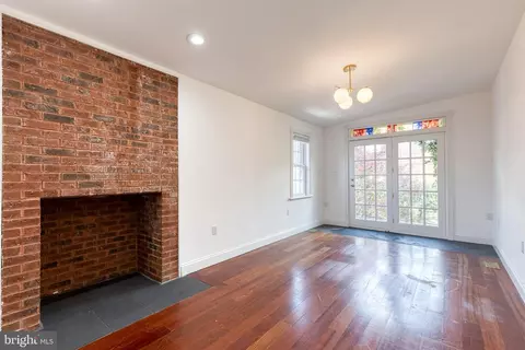 Living - 124 E Montgomery St, Baltimore, MD 21230 photo 4 of 5