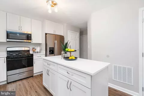 1318 E 33rd St, Baltimore, MD 21218 photo 14