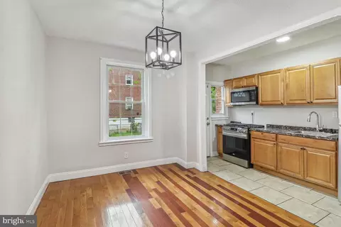 Entry Way - 2818 Quantico Ave, Baltimore, MD 21215 photo 3 of 8