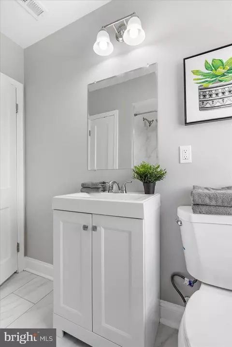Bath - 1335 Crofton Rd, Baltimore, MD 21239 photo 3 of 5