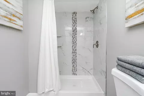 Bath - 1335 Crofton Rd, Baltimore, MD 21239 photo 5 of 5