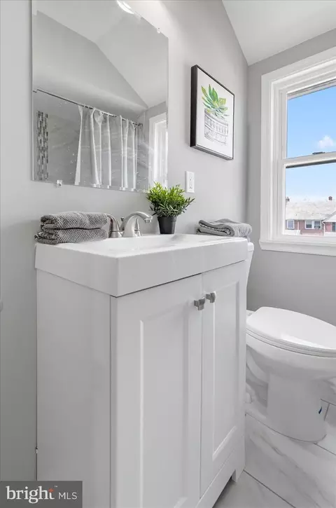 Bath - 1335 Crofton Rd, Baltimore, MD 21239 photo 2 of 5