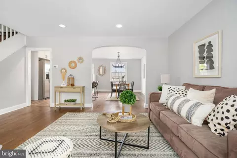 904 Andover Rd, Baltimore, MD 21218